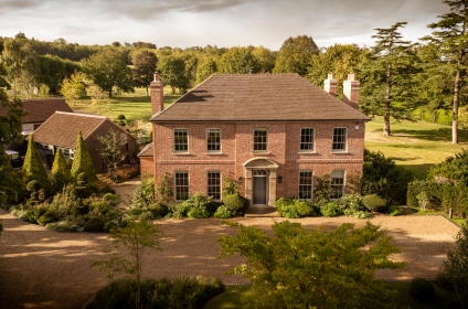 a-classical-brick-house-and-stables-situated-in-effingham-surrey-12 a-classical-brick-house-and-stables-situated-in-effingham-surrey-12