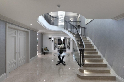 orion-house-located-in-the-crowne-estate-surrey-9