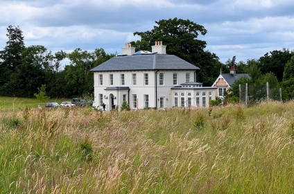 Picturesque Newbuild with Mountain Views Picturesque Newbuild with Mountain Views