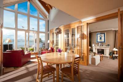 coastal_haven_with_three_levels_of_sea_views_3